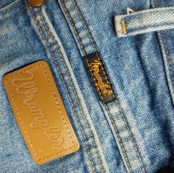 Vintage Wrangler Jean Cut Off Shorts 33 x 34 13MWZPW Western Cowgirl Rodeo - Picture 11 of 11